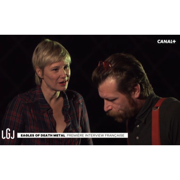 Jesse Hughes, leader du groupe Eagles of Death Metal accorde une interview à Maïtena Biraben. "Le Grand Journal" de Canal+, lundi 15 février 2016.
