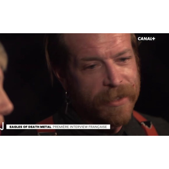 Jesse Hughes, leader du groupe Eagles of Death Metal accorde une interview à Maïtena Biraben. "Le Grand Journal" de Canal+, le 15 février 2016.
