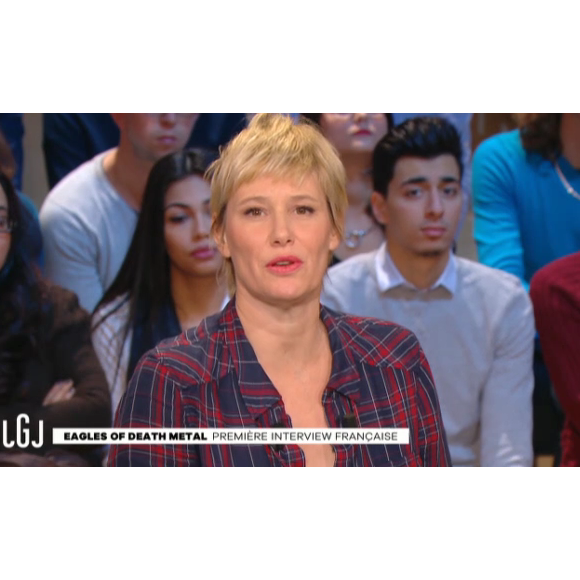 Jesse Hughes, leader du groupe Eagles of Death Metal accorde une interview à Maïtena Biraben. "Le Grand Journal" de Canal+, le 15 février 2016.
