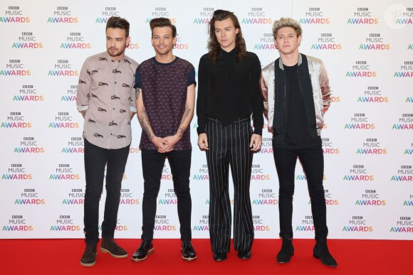 Liam Payne, Louis Tomlinson, Harry Styles et Niall Horan (du groupe One Direction) - Soirée des BBC Music Awards 2015 à Birmingham. Le 10 décembre 2015