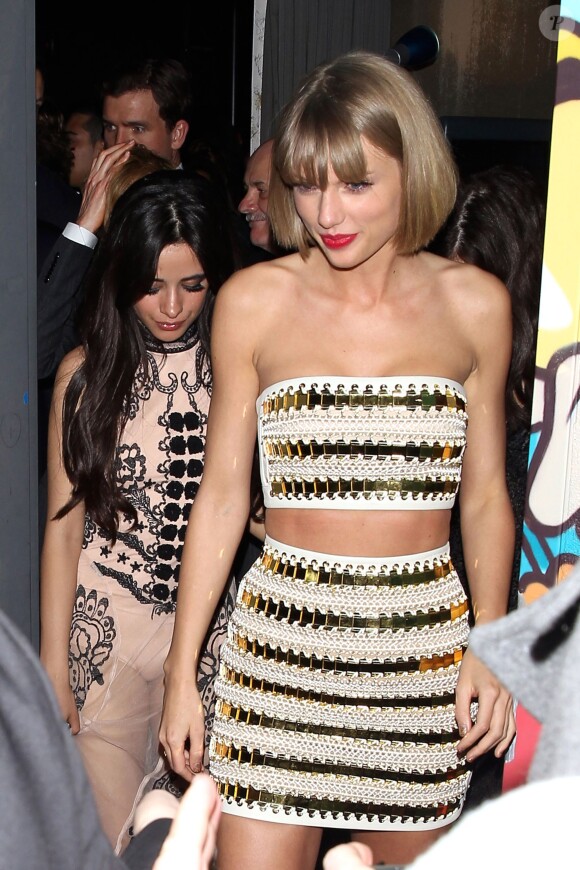 Taylor Swift entourée de son petit ami Calvin Harris et ses copines Camila Cabello et Lorde quittent le Hyde Sunset après l'afterparty des Grammy's à West Hollywood, Los Angeles, le 15 février 2016