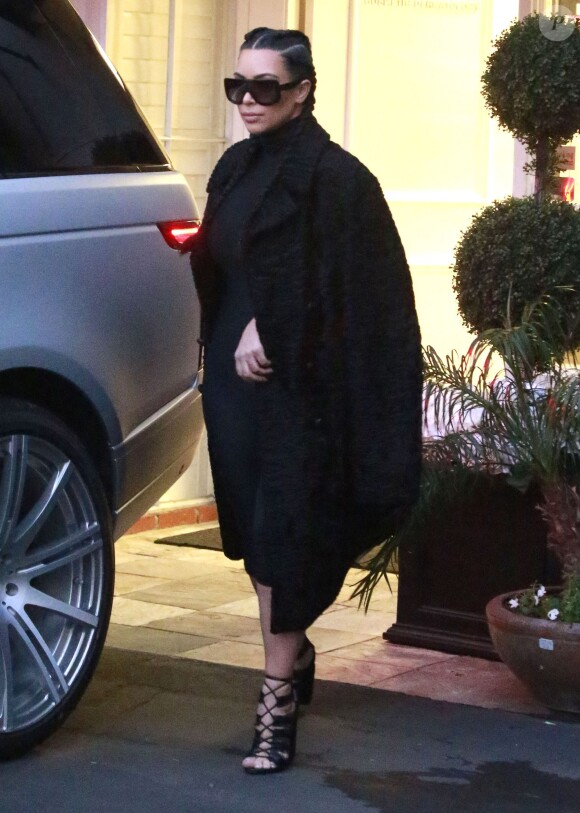 Kim Kardashian quitte le centre de dermatologie et laser Epione à Beverly Hills, le 18 février 2016.