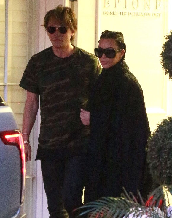 Jonathan Cheban et Kim Kardashian quittent le centre de dermatologie et laser Epione à Beverly Hills, le 18 février 2016.