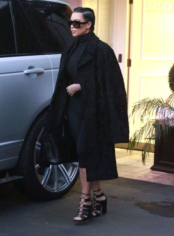 Kim Kardashian quitte le centre de dermatologie et laser Epione à Beverly Hills, le 18 février 2016.