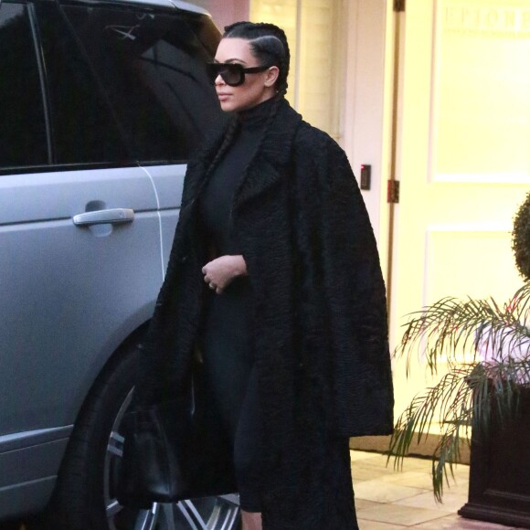 Kim Kardashian quitte le centre de dermatologie et laser Epione à Beverly Hills, le 18 février 2016.