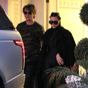 Jonathan Cheban et Kim Kardashian quittent le centre de dermatologie et laser Epione à Beverly Hills, le 18 février 2016.