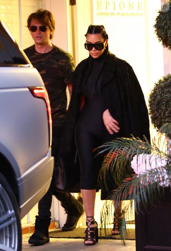 Jonathan Cheban et Kim Kardashian quittent le centre de dermatologie et laser Epione à Beverly Hills, le 18 février 2016.