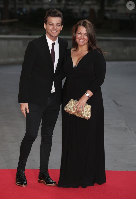 Louis Tomlinson et sa mère Johannah Deakin à la soirée "Believe In Magic Cinderella Ball" à Londres, le 10 août 2015.
