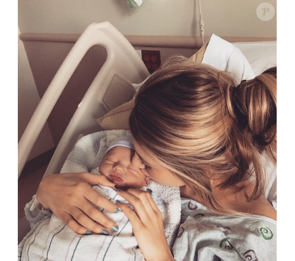 Briana Jungwirth et son fils Freddie Reign, né de sa très brève idylle avec Louis Tomlinson. Photo publiée sur Instagram au début du mois de février 2016.