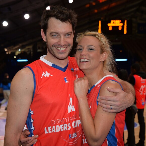 Exclusif - Elodie Gossuin et son mari Bertrand Lacherie, lors du match des célébrités (défi AG2R-La Mondiale) au profit de l'association Les Petits Princes dans le cadre de la Disneyland Paris Leaders Cup LNB, à la Disney Events Arena à Marne-la-Vallée, le 20 février 2016. © Veeren
