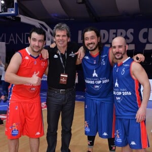 Exclusif - Thomas Thouroude, Claude Bergeaud (entraîneur de basket), Cartman et Moundir, lors du match des célébrités (défi AG2R-La Mondiale) au profit de l'association Les Petits Princes dans le cadre de la Disneyland Paris Leaders Cup LNB, à la Disney Events Arena à Marne-la-Vallée, le 20 février 2016. © Veeren