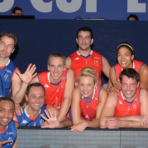 Exclusif - Makan Dioumassi, David Vengerder, Patrice Dumont, David Cozette, Thomas Thouroude, Elodie Gossuin, son mari Bertrand Lacherie, Emmeline Ndongue, Elisa Tovati et Laurent Legname, lors du match des célébrités (défi AG2R-La Mondiale) au profit de l'association Les Petits Princes dans le cadre de la Disneyland Paris Leaders Cup LNB, à la Disney Events Arena à Marne-la-Vallée, le 20 février 2016. © Veeren