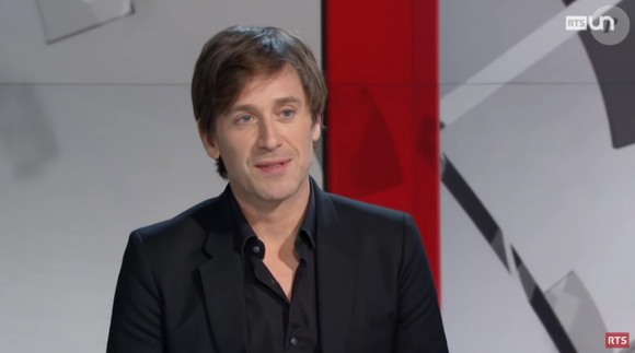 Thomas Dutronc fait des confidences sur l'état de santé de sa mère, Françoise Hardy. Radio Télévision Suisse. Février 2016.