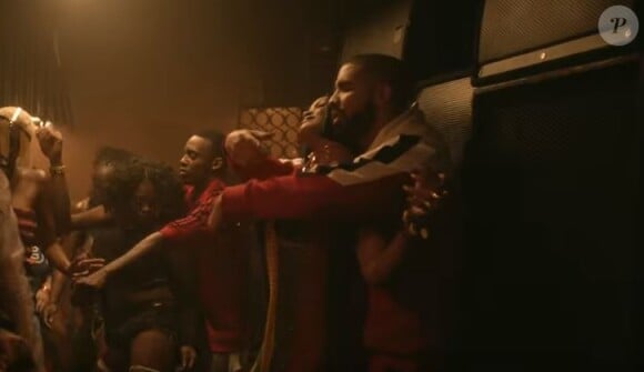 Rihanna dans son nouveau clip "Work" avec Drake - février 2016