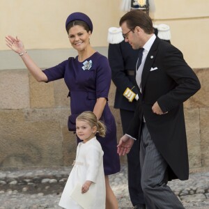 La princesse Victoria (enceinte), le prince Daniel de Suède et leur fille la princesse Estelle de Suède - Baptême du prince Nicolas de Suède à la chapelle du palais Drottningholm à Stockholm, le 11 octobre 2015