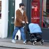 Howard Donald accompagné de sa femme Katit Halil et de leur fils Bowie Taylan Donald va déjeuner dans un restaurant de l'ouest de Londres, le 22 février 2016.