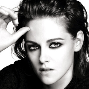 Kristen Stewart pour la campagne #EyeCanBe de Chanel. Photo par Mario Testino.