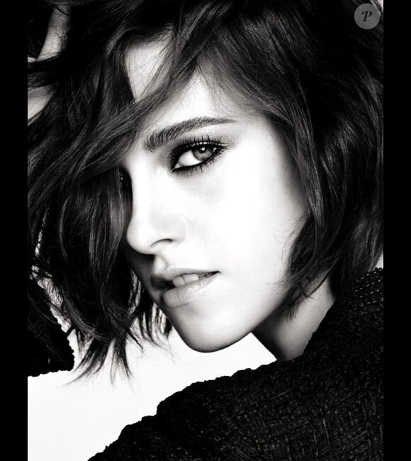 L'actrice Kristen Stewart photographiée par Mario Testino pour la campagne #EyeCanBe de Chanel.