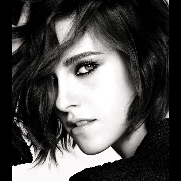 L'actrice Kristen Stewart photographiée par Mario Testino pour la campagne #EyeCanBe de Chanel.