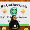 Kate Middleton, duchesse de Cambridge et connue comme comtesse de Strathearn en Ecosse, en visite à l'école primaire Ste Catherine à Edimbourg le 24 février 2016 en tant que marraine de l'association Place2Be.