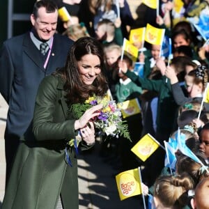 Kate Middleton, comtesse de Strathearn en Ecosse, visitait le 24 février 2016 l'école primaire Ste Catherine à Edimbourg en tant que marraine de l'association Place2Be.