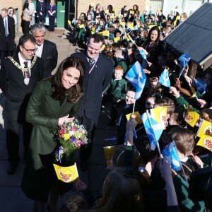 Kate Middleton, comtesse de Strathearn en Ecosse, visitait le 24 février 2016 l'école primaire Ste Catherine à Edimbourg en tant que marraine de l'association Place2Be.