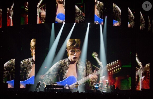 Hommage à David Bowie - Cérémonie des BRIT Awards 2016 à l'O2 Arena à Londres, le 24 février 2016.  24 February 2016. BRIT Awards 2016 ceremony at O2 Arena in London24/02/2016 - Londres