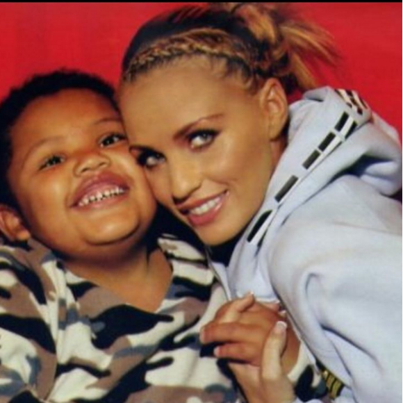 Katie Price avec son fils Harvey, fruit de sa relation avec Dwight York - Photo publiée le 25 février 2016