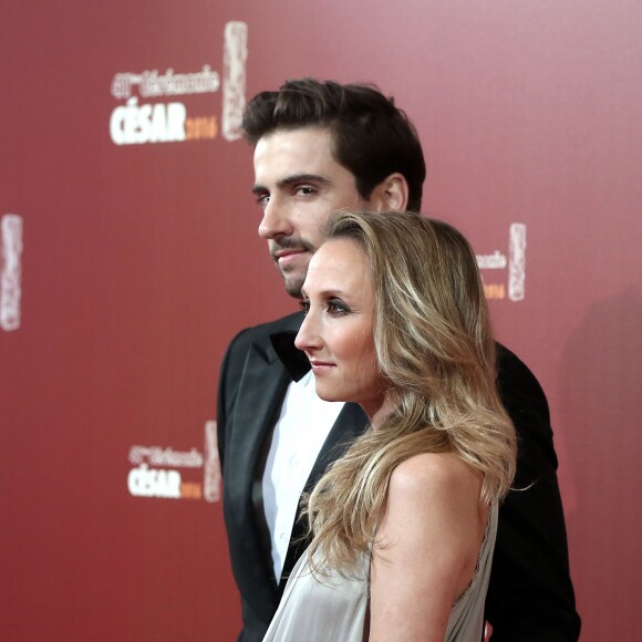 Audrey Lamy enceinte et son compagnon Thomas - Photocall lors de la 41e cérémonie des César au théâtre du Châtelet à Paris, le 26 février 2016. © Borde-Jacovides/Bestimage