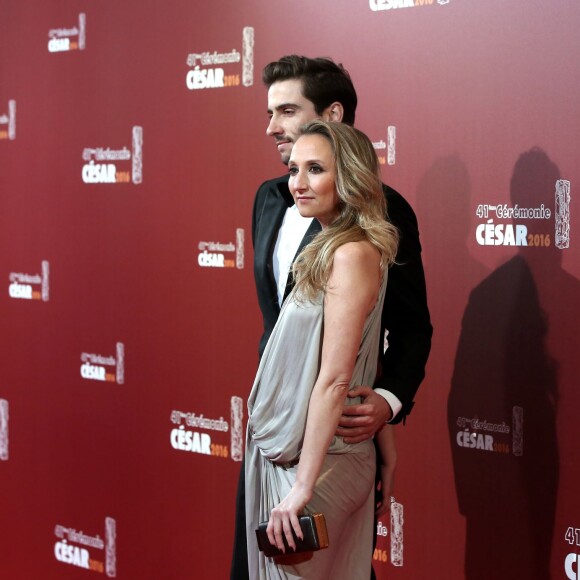 Audrey Lamy enceinte et son compagnon Thomas - Photocall lors de la 41e cérémonie des César au théâtre du Châtelet à Paris, le 26 février 2016. © Borde-Jacovides/Bestimage