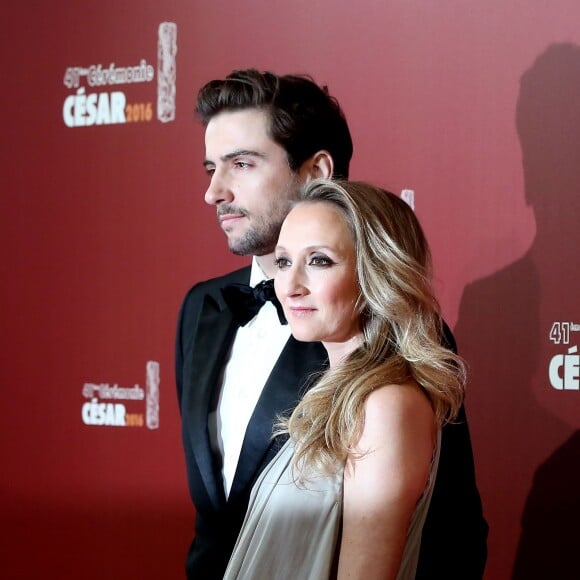 Audrey Lamy enceinte et son compagnon Thomas - Photocall lors de la 41e cérémonie des César au théâtre du Châtelet à Paris, le 26 février 2016. © Borde-Jacovides/Bestimage