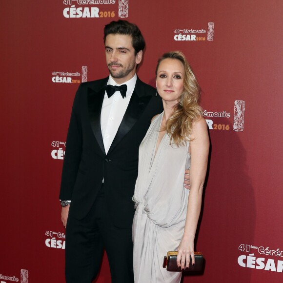 Audrey Lamy enceinte et son compagnon Thomas - Photocall lors de la 41e cérémonie des César au théâtre du Châtelet à Paris, le 26 février 2016. © Borde-Jacovides/Bestimage
