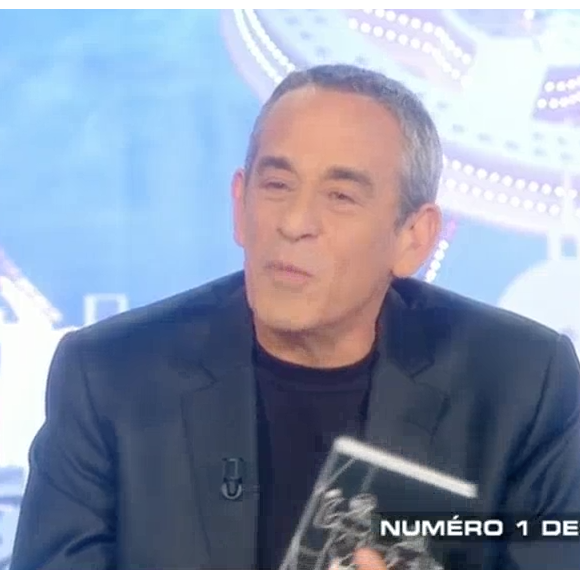 Pascal Obispo refuse de parler de sa vie privée et essuie quelques blagues de l'animateur Thierry Ardisson. Emission "Salut les Terriens !", sur Canal+, le 28 février 2016.