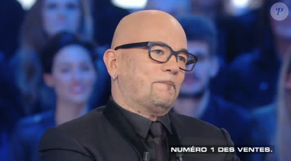 Pascal Obispo refuse de parler de sa vie privée et essuie quelques blagues de Thierry Ardisson. Emission "Salut les Terriens !", sur Canal+, le 28 février 2016.