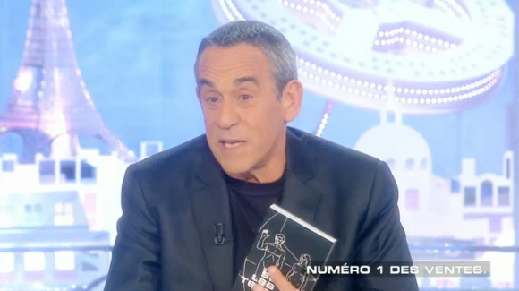 Pascal Obispo refuse de parler de sa vie privée et essuie quelques blagues de Thierry Ardisson. Emission "Salut les Terriens !", sur Canal+, le 28 février 2016.