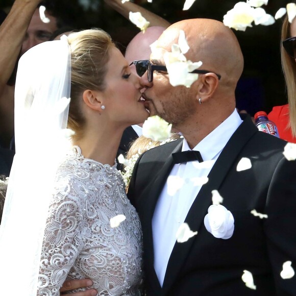 Le chanteur Pascal Obispo a épousé Julie Hantson au Cap-Ferret le 19 septembre 2015.