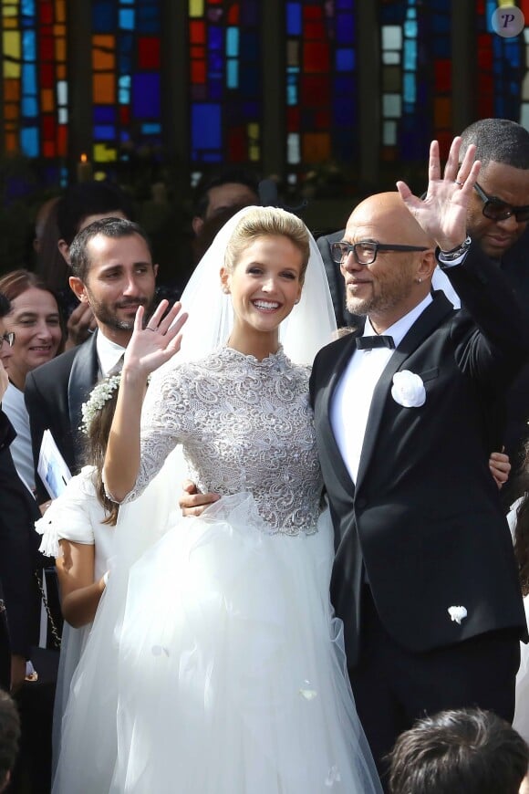 Pascal Obispo a épousé Julie Hantson au Cap-Ferret le 19 septembre 2015.