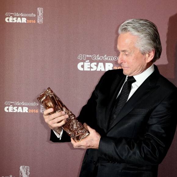 Michael Douglas (César d'honneur) - Pressroom lors de la 41e cérémonie des Cesar au théâtre du Châtelet à Paris, le 26 février 2016. © Borde-Jacovides/Bestimage