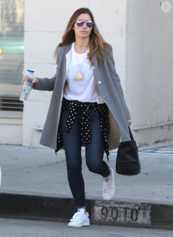 Jessica Biel fait du shopping à West Hollywood le 12 janvier 2016.