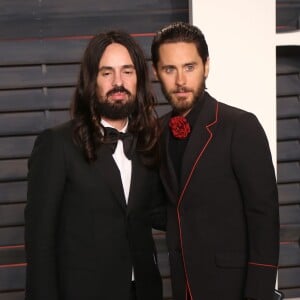 Alessandro Michele (Gucci) et Jared Leto assistent à la soirée post-Oscars du magazine Vanity Fair, au Wallis Annenberg Center for the Performing Arts. Beverly Hills, Los Angeles, le 28 février 2016.