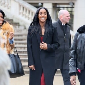 Kelly Rowland quitte le Grand Palais à l'issue du défilé Chloé. Paris, le 3 mars 2016.