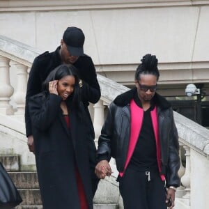 Kelly Rowland quitte le Grand Palais à l'issue du défilé Chloé. Paris, le 3 mars 2016.