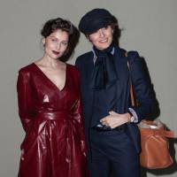 Fashion Week : Laetitia Casta, ravissante, voit rouge au défilé Nina Ricci