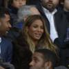 La chanteuse Ciara et son petit ami Russell Wilson assistent au match de Ligue 1 opposant le Paris Saint-Germain à Montpellier HSC, au Parc des Princes à Paris, le samedi 5 mars 2016.