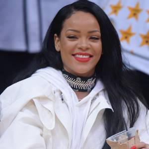 Rihanna au Staples Center le 6 mars 2016 lors du match opposant les Lakers aux Golden State Warriors, qui s'est soldé par la victoire inespérée de Kobe Bryant et les siens.