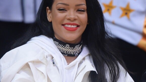 Rihanna : Porte-bonheur des Lakers, devant Jack Nicholson et son fils ravis