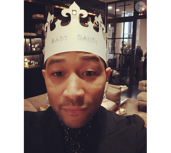 John Legend lors de la baby shower de sa femme Chrissy Teigen. Photo publiée sur Instagram, le 6 mars 2016.
