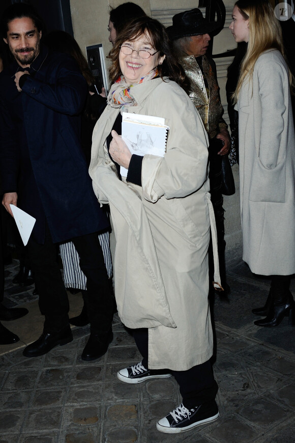 Jane Birkin arrive à l'hôtel de Sénecterre pour assister au défilé Saint Laurent. Paris, le 7 mars 2016.