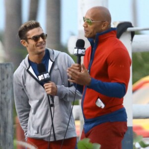 Dwayne Johnson, Zac Efron - Les acteurs sur le tournage de 'Baywatch' à Miami, le 7 mars 2016