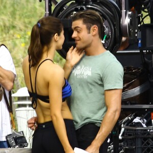 Zac Efron et Alexandra Daddario - Tournage de "Baywatch" à Miami le 5 Mars 2016